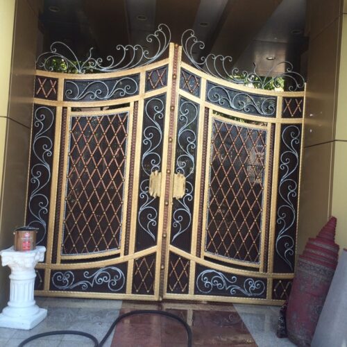 کاغذ دیواری و نقاشی ساختمان اقساطی بدون بهره