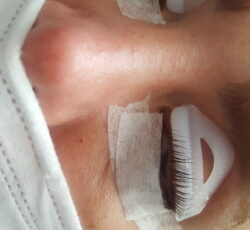 خدمات کاشت ناخن و آموزش مژه پدیکور