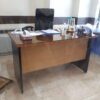 میز مدیریتی و اداری،صندلی،پارتیشن چوبی،قفسه چوبی،تابلو اعلانات باپایه