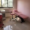 استخدام یکنفر ناخن کار کاملا حرفهای و یک نفر مژه کار حرفهی با مشتری