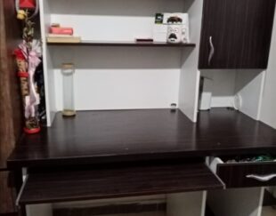 میز تحریر و میزکامپیوتر