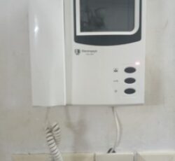 نصب و تعمیر درب بازکن های صوتی و تصویری و تمام کار های برقی