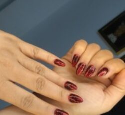 کاشت ناخن وخدمات