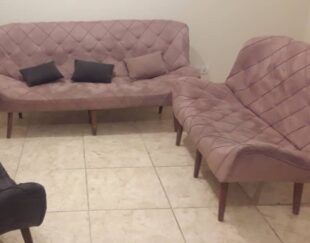 مبل هفت نفره و پارتیشن چوبی پنج متری