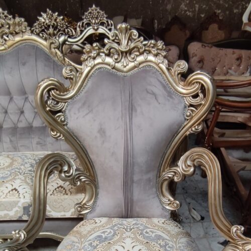 تولید کننده انواع مبل سلطنتی و راحتی