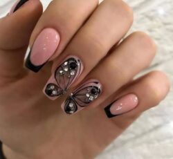 ارائه خدمات ناخن ؛ اکستنشن و لیفت و لمینت مژه و ابرو