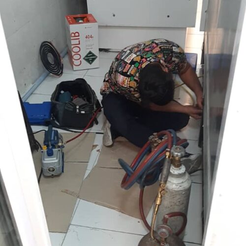 تعمیرات انواع یخچال و فریزر های صنعتی نمایندگی مجاز