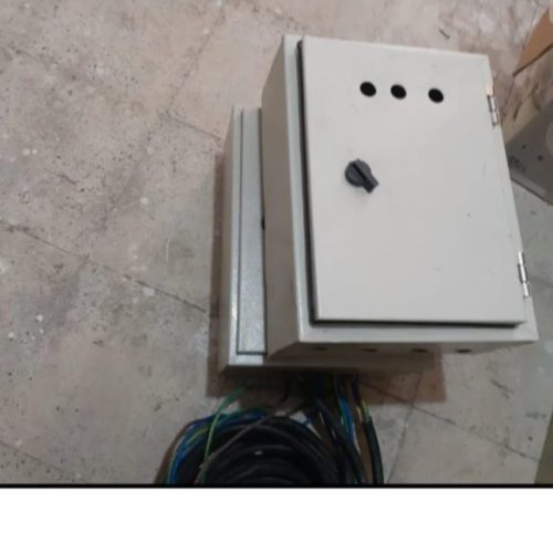 فروش تابلوبرق 30در40.وتعدادی کنتاکتور در آمارهای 65.40.32.وکلیه ابزارهای موجود در تابلوبرق صنعتی